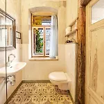 In Schoener Atelierwohnung Mit Gartenblick