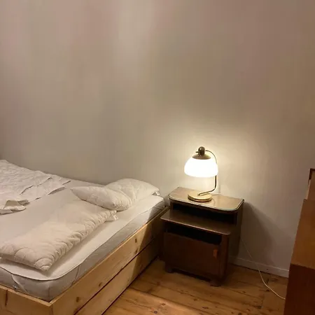 דירה In Schoener Atelierwohnung Mit Gartenblick