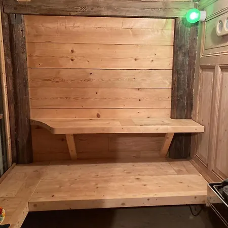 In Schoener Atelierwohnung Mit Gartenblick