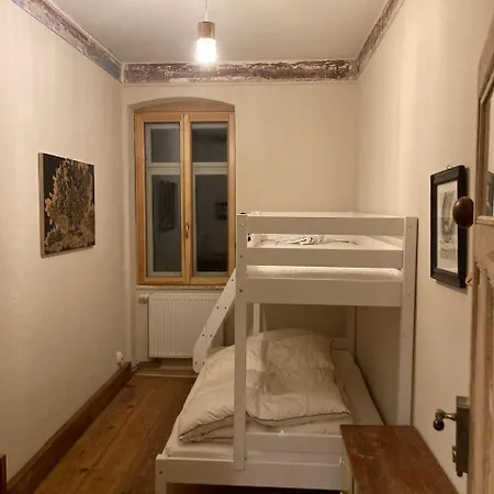 In Schoener Atelierwohnung Mit Gartenblick