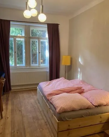 Appartamento In Schoener Atelierwohnung Mit Gartenblick Dresda