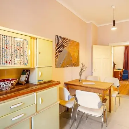 In Schoener Atelierwohnung Mit Gartenblick דירה דרזדן