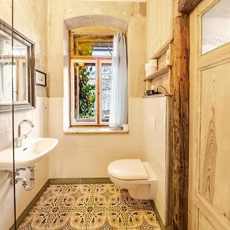 In Schoener Atelierwohnung Mit Gartenblick Lägenhet *