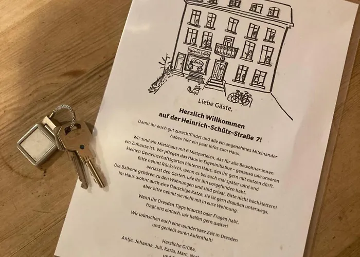 In Schoener Atelierwohnung Mit Gartenblick * ドレスデン