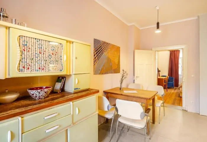 In Schoener Atelierwohnung Mit Gartenblick Appartamento Dresda