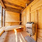 In Schoener Atelierwohnung Mit Gartenblick דירה דרזדן