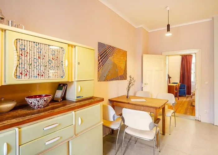 In Schoener Atelierwohnung Mit Gartenblick Drážďany