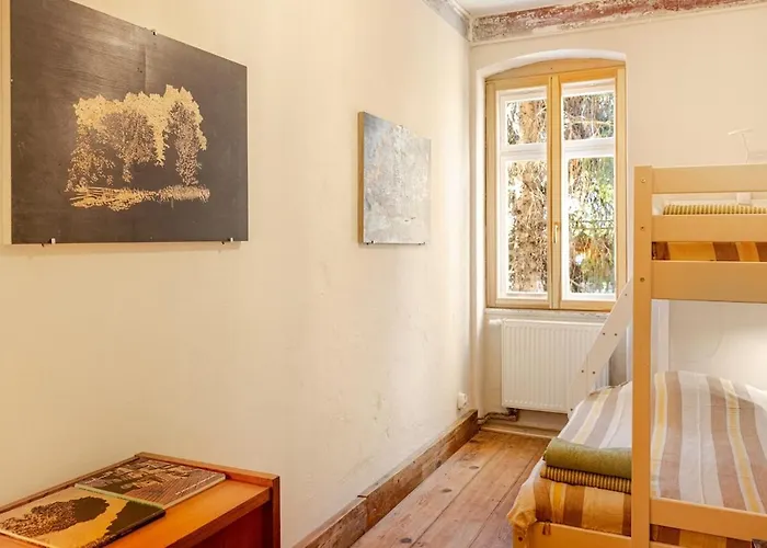 In Schoener Atelierwohnung Mit Gartenblick