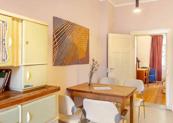 In Schoener Atelierwohnung Mit Gartenblick Apartmán