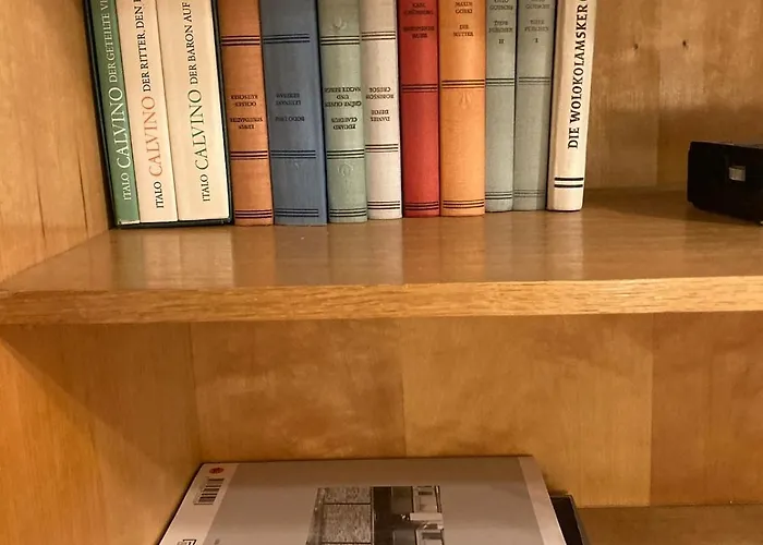 In Schoener Atelierwohnung Mit Gartenblick *