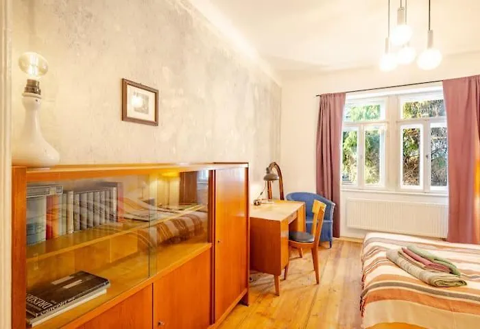 Apartmán In Schoener Atelierwohnung Mit Gartenblick